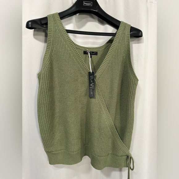 Size small oversized, sweater tank. - Picture 1 of 6